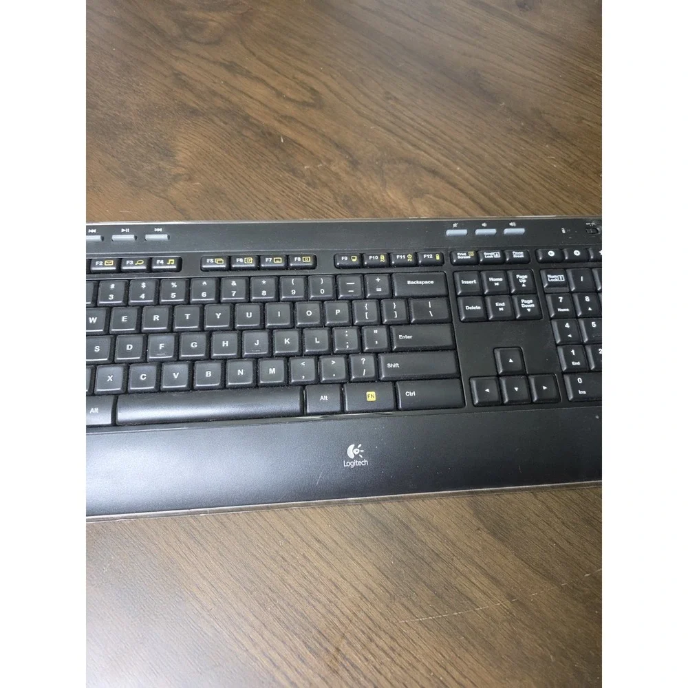 Logitech K520 Wireless Illuminated Keyboard Backlit Full Size Black‎ Y-R0011 F3